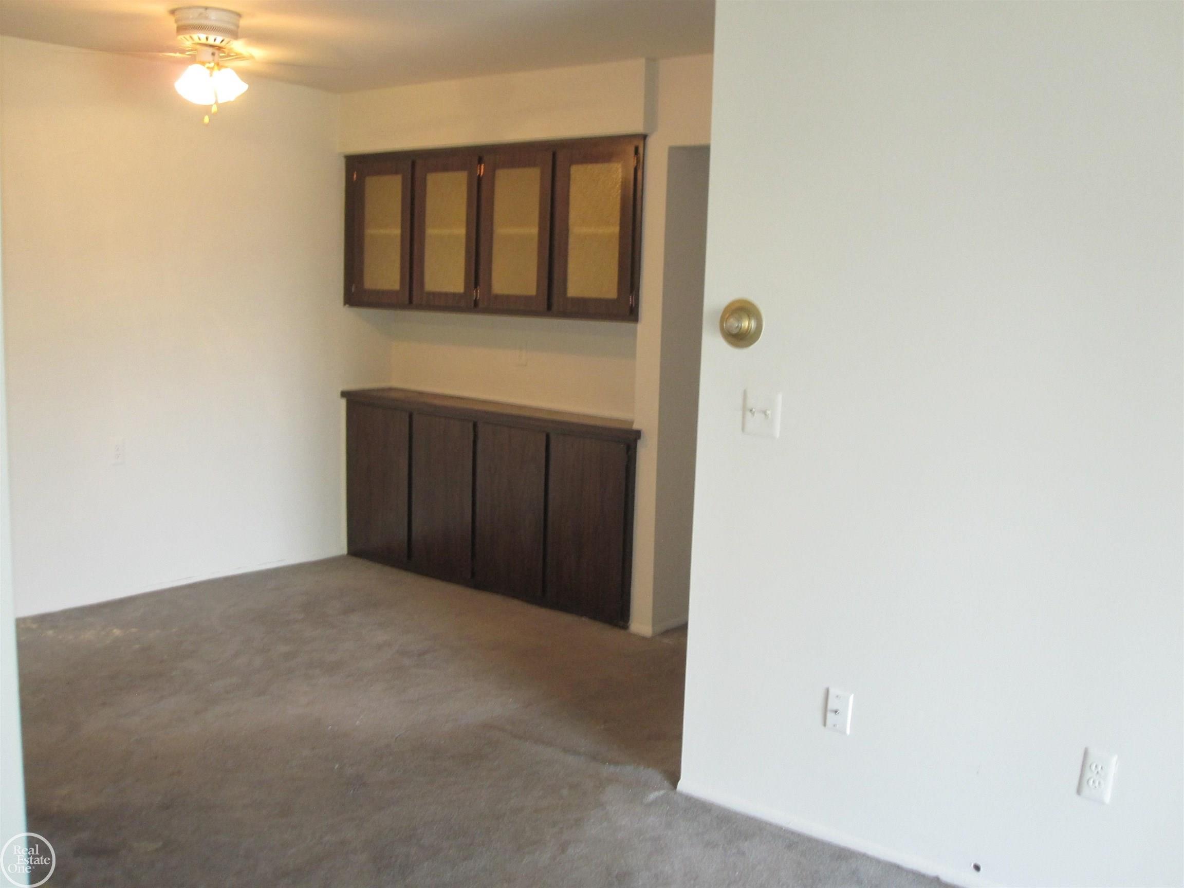 29101 Hayes Road, Unit 32 Warren, MI 48088 - Photo 4 of 20