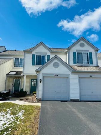 $2,500 | 709 Blossom Court, Unit 709, Naperville, IL 60540