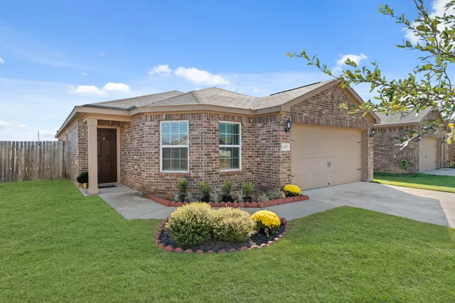 $1,900 | 1001 Strawberry Ridge Drive, Katy, TX 77493