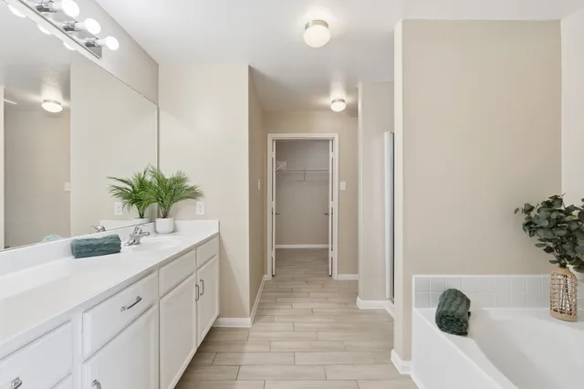 $1,900 | 1001 Strawberry Ridge Drive, Katy, TX 77493