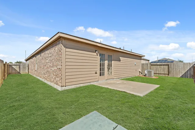 $1,900 | 1001 Strawberry Ridge Drive, Katy, TX 77493