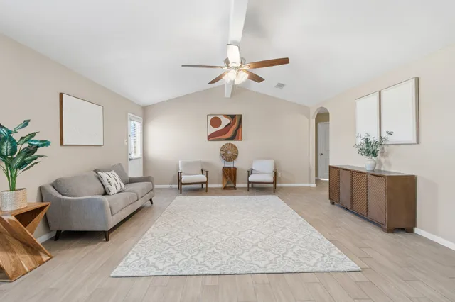 $1,900 | 1001 Strawberry Ridge Drive, Katy, TX 77493