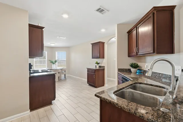 $1,900 | 1001 Strawberry Ridge Drive, Katy, TX 77493