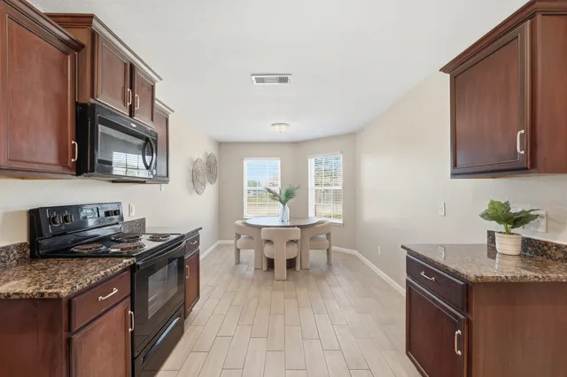 $1,900 | 1001 Strawberry Ridge Drive, Katy, TX 77493