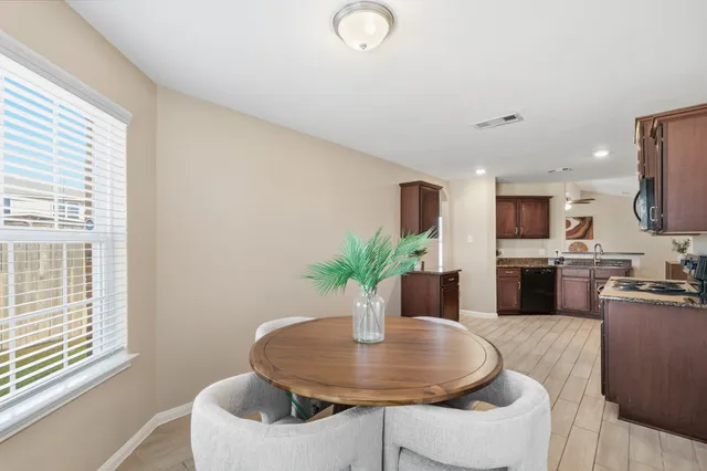 $1,900 | 1001 Strawberry Ridge Drive, Katy, TX 77493