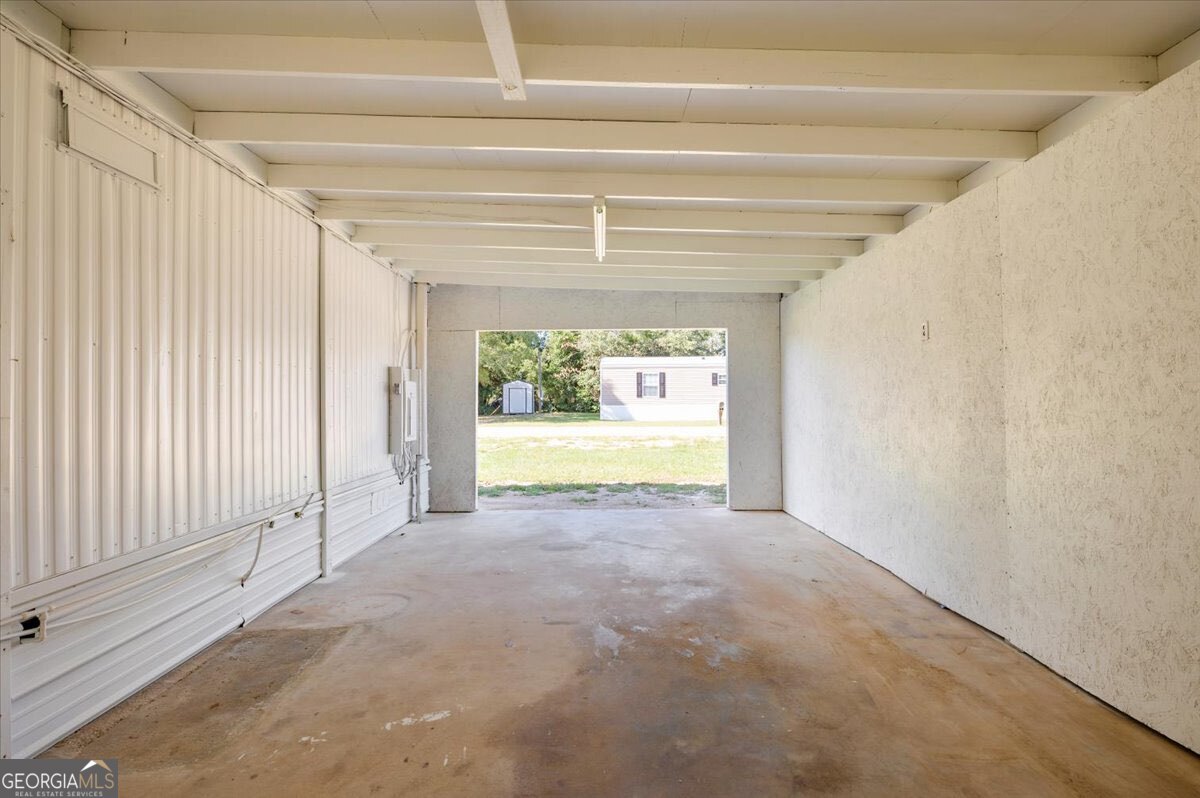 24 Sangster Road Jesup, GA 31545 - Photo 29 of 35 a view of an empty room with a window