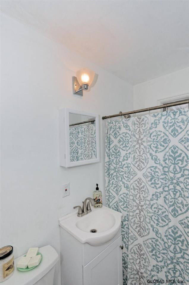16 Wellington Road Bethlehem, NY 12054 - Photo 11 of 15 Photo 11