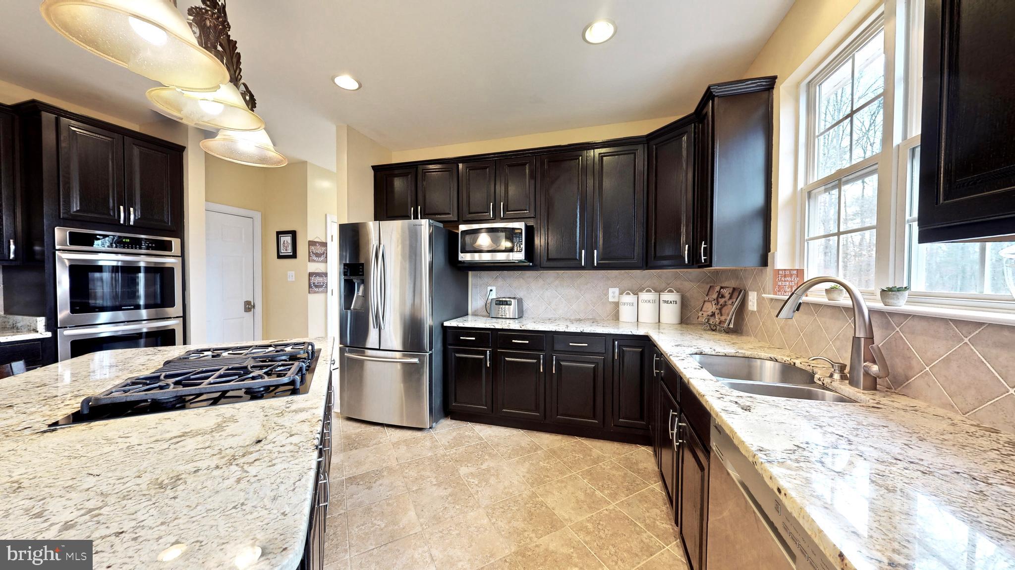 16005 Roland Park Place Gainesville, VA 20155 - Photo 17 of 59 Main Level - Kitchen