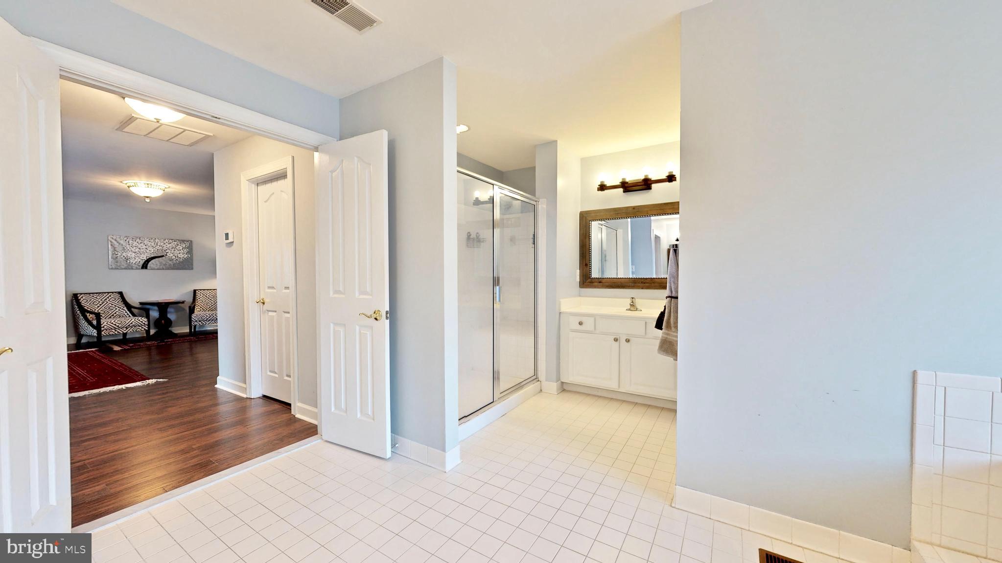 16005 Roland Park Place Gainesville, VA 20155 - Photo 33 of 59 Upper Level - Master Bath