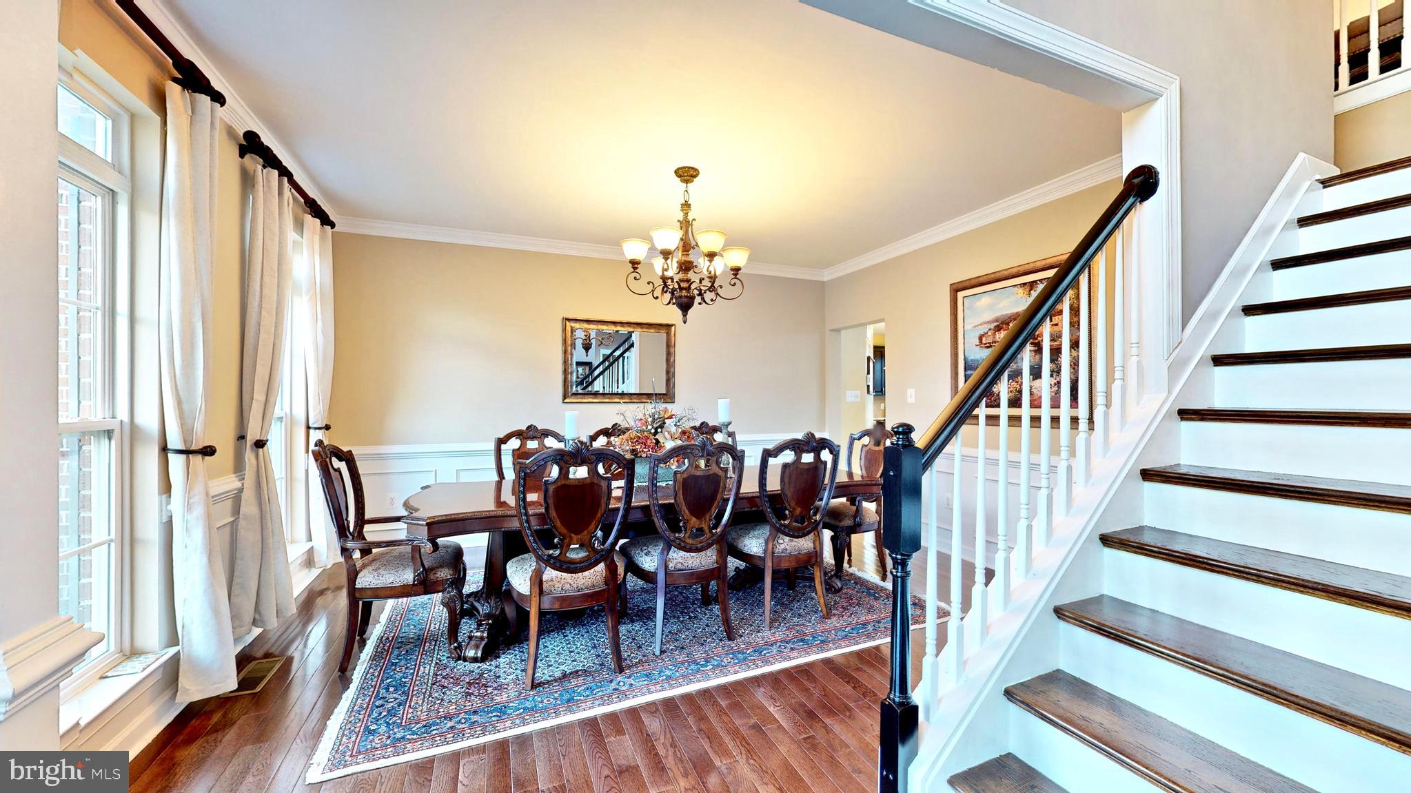 16005 Roland Park Place Gainesville, VA 20155 - Photo 6 of 59 Main Level - Dining room
