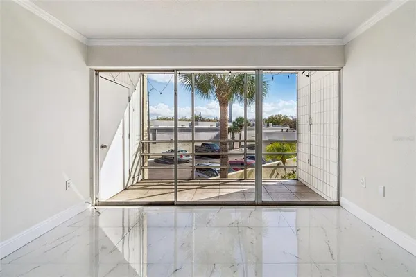 $1,950 | 2302 South Manhattan Avenue, Unit 213, Tampa, FL 33629