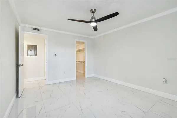 $1,950 | 2302 South Manhattan Avenue, Unit 213, Tampa, FL 33629