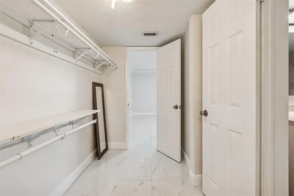 $1,950 | 2302 South Manhattan Avenue, Unit 213, Tampa, FL 33629