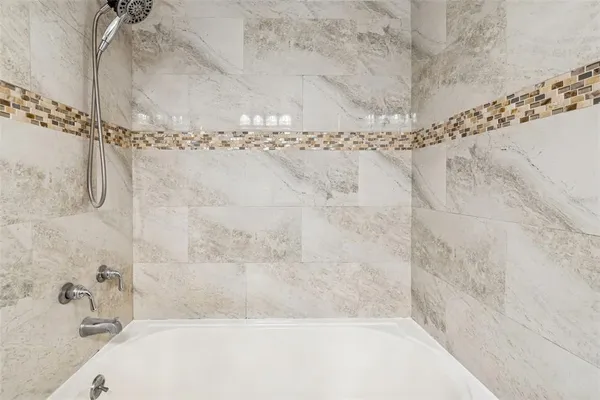 $1,950 | 2302 South Manhattan Avenue, Unit 213, Tampa, FL 33629