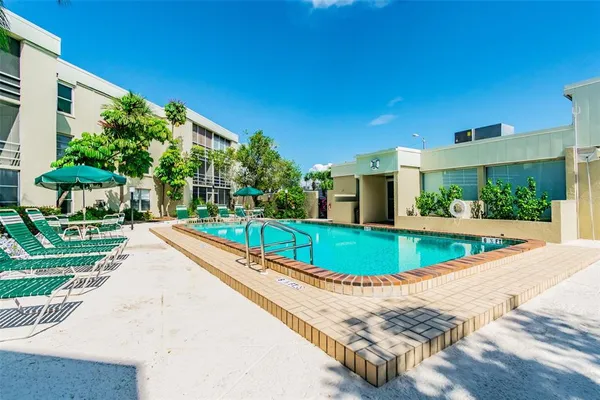 $1,950 | 2302 South Manhattan Avenue, Unit 213, Tampa, FL 33629