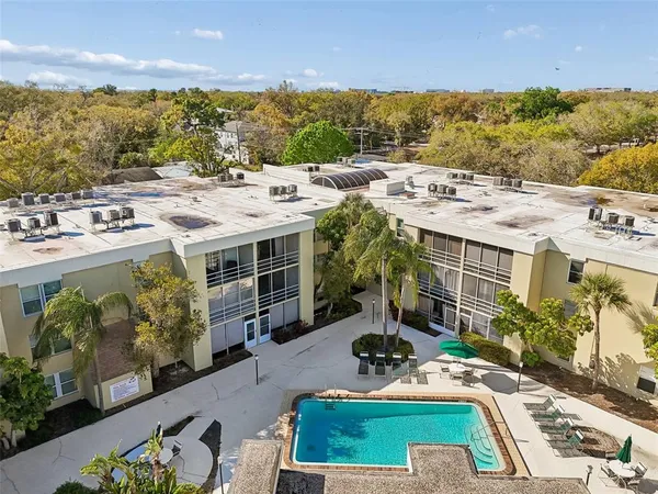 $1,950 | 2302 South Manhattan Avenue, Unit 213, Tampa, FL 33629