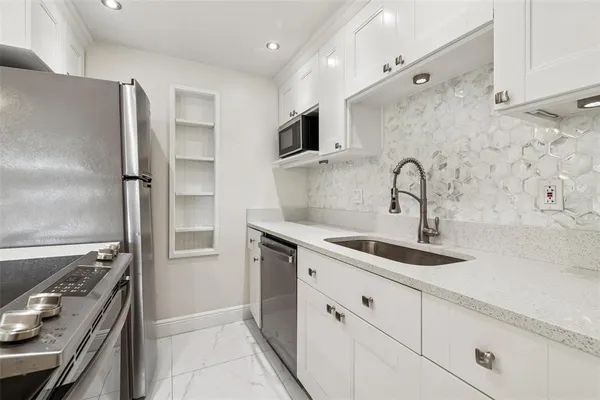 $1,950 | 2302 South Manhattan Avenue, Unit 213, Tampa, FL 33629