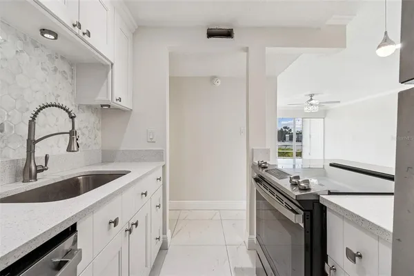 $1,950 | 2302 South Manhattan Avenue, Unit 213, Tampa, FL 33629