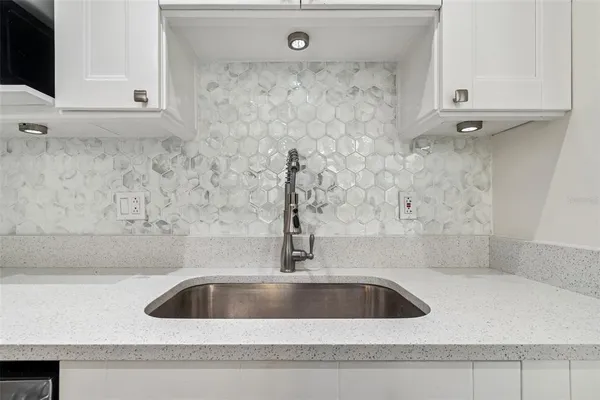 $1,950 | 2302 South Manhattan Avenue, Unit 213, Tampa, FL 33629