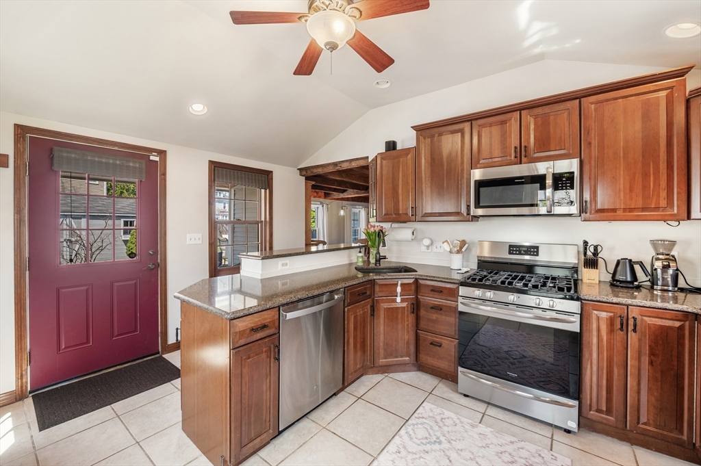 82 Dodge Street, Unit 1 Beverly, MA 01915 - Photo 10 of 42
