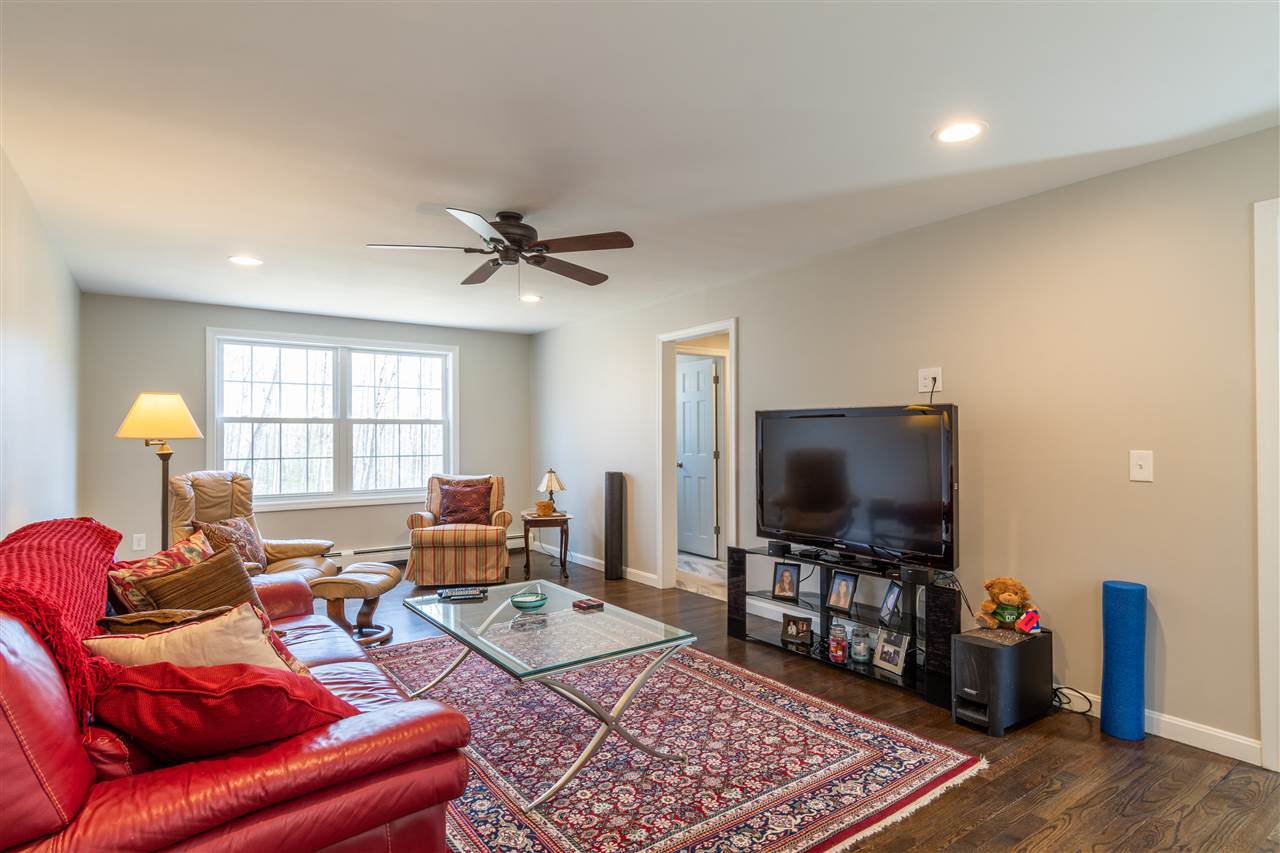 73 Buttonwood Road Bedford, NH 03110 - Photo 13 of 32