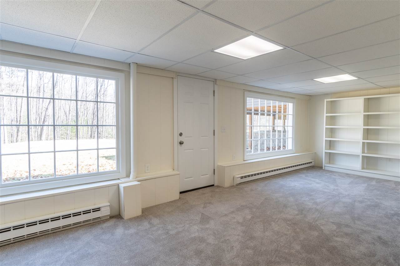 73 Buttonwood Road Bedford, NH 03110 - Photo 22 of 32