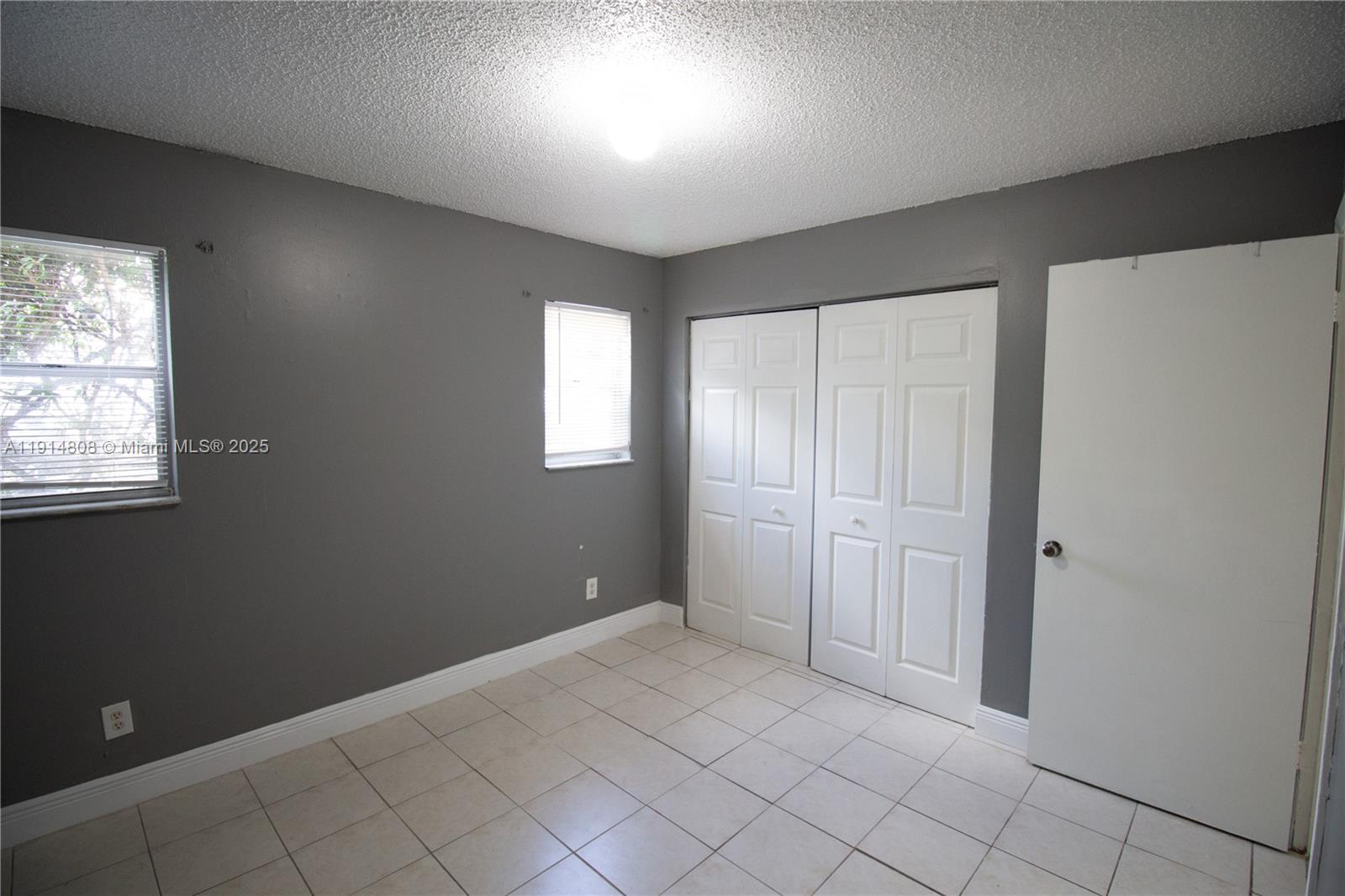 825 Southwest 10th Street Hallandale Beach, FL 33009 - Photo 11 of 20