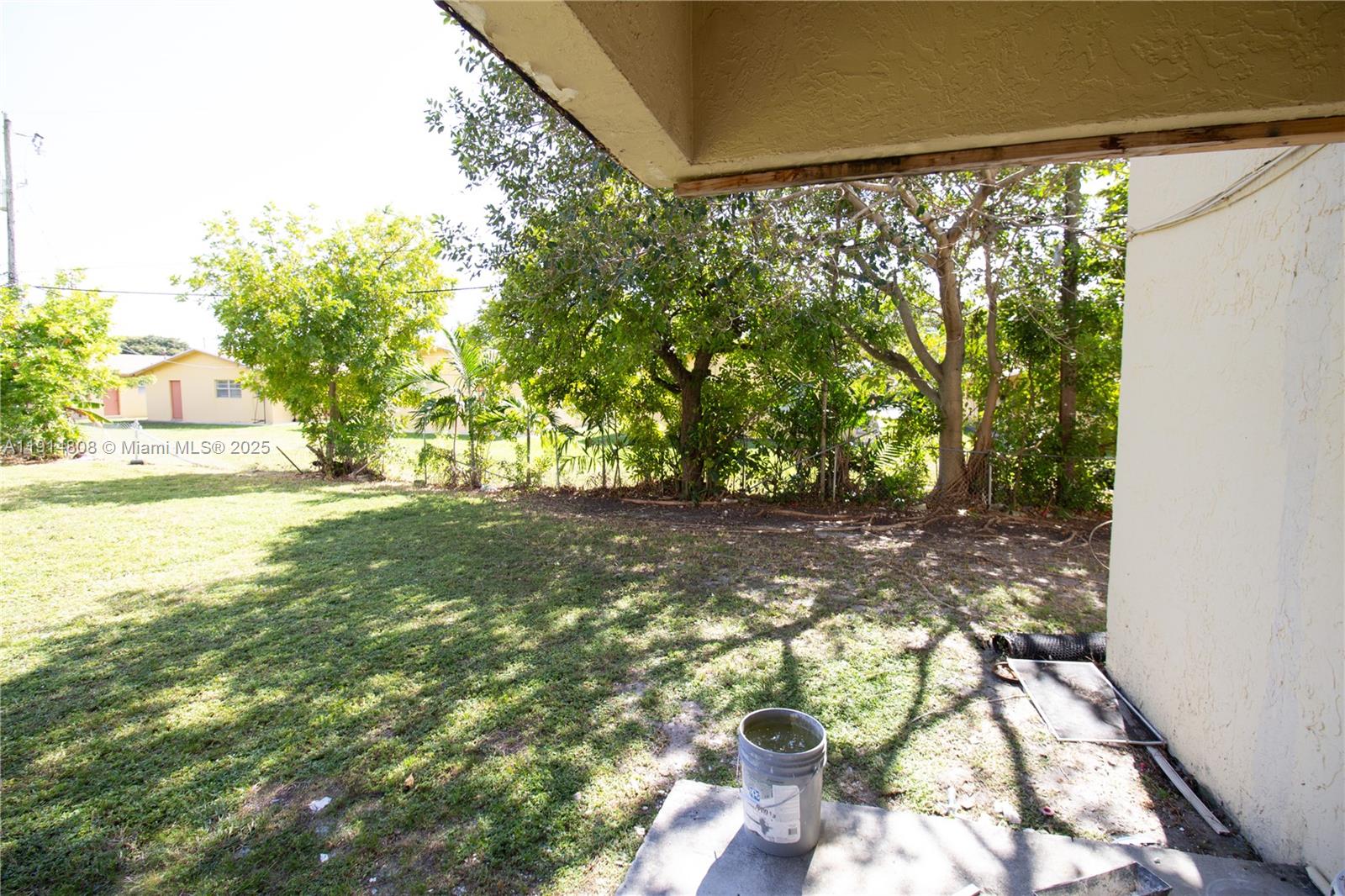 825 Southwest 10th Street Hallandale Beach, FL 33009 - Photo 15 of 20