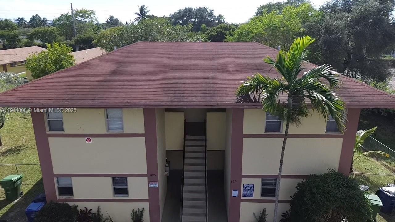 825 Southwest 10th Street Hallandale Beach, FL 33009 - Photo 5 of 20