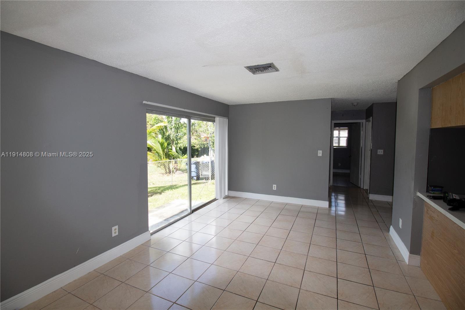 825 Southwest 10th Street Hallandale Beach, FL 33009 - Photo 7 of 20