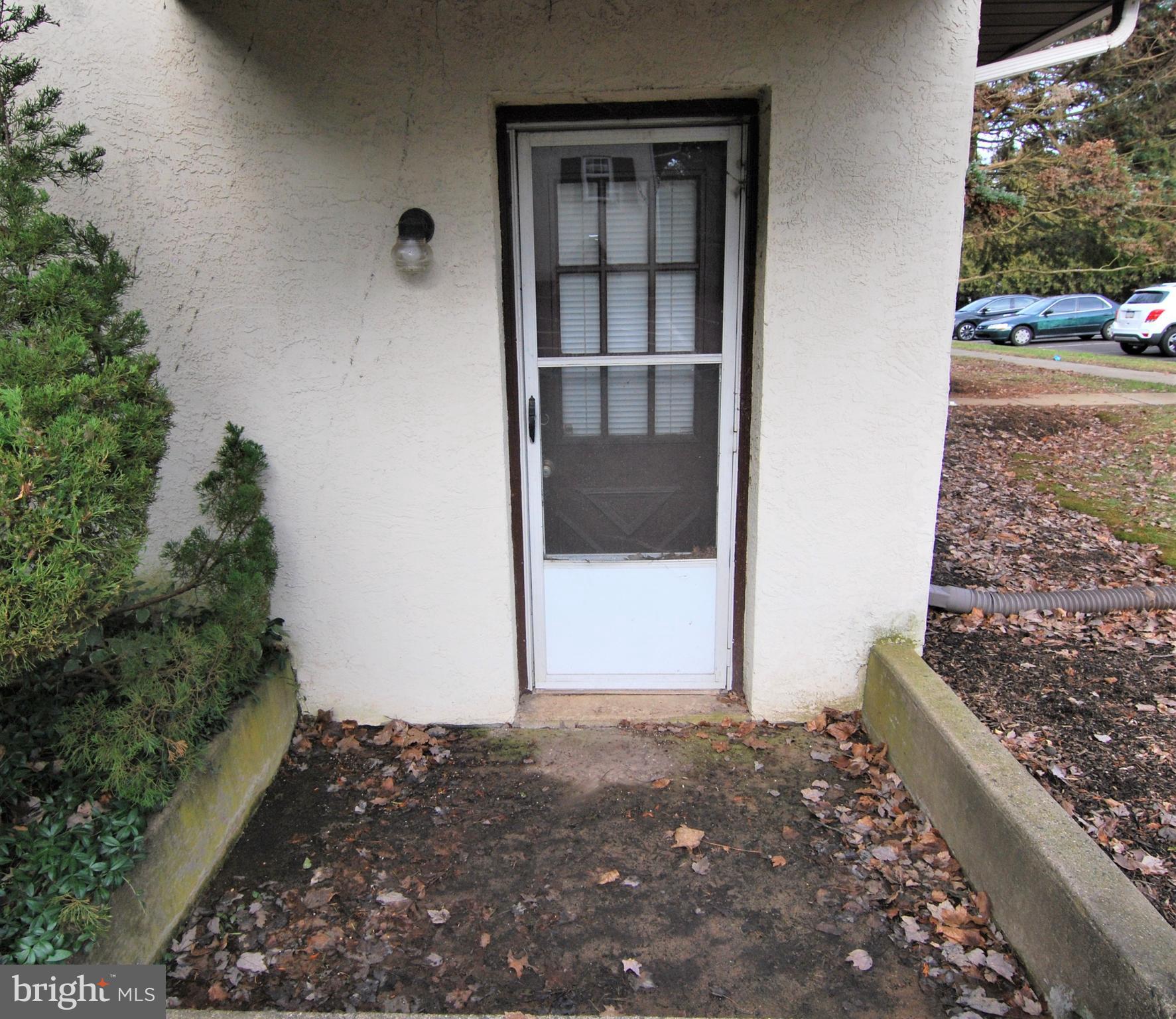 103 Deep Run Road, Unit D2 Dublin, PA 18917 - Photo 5 of 10 Private Entrance from Kitchen to side Patio!