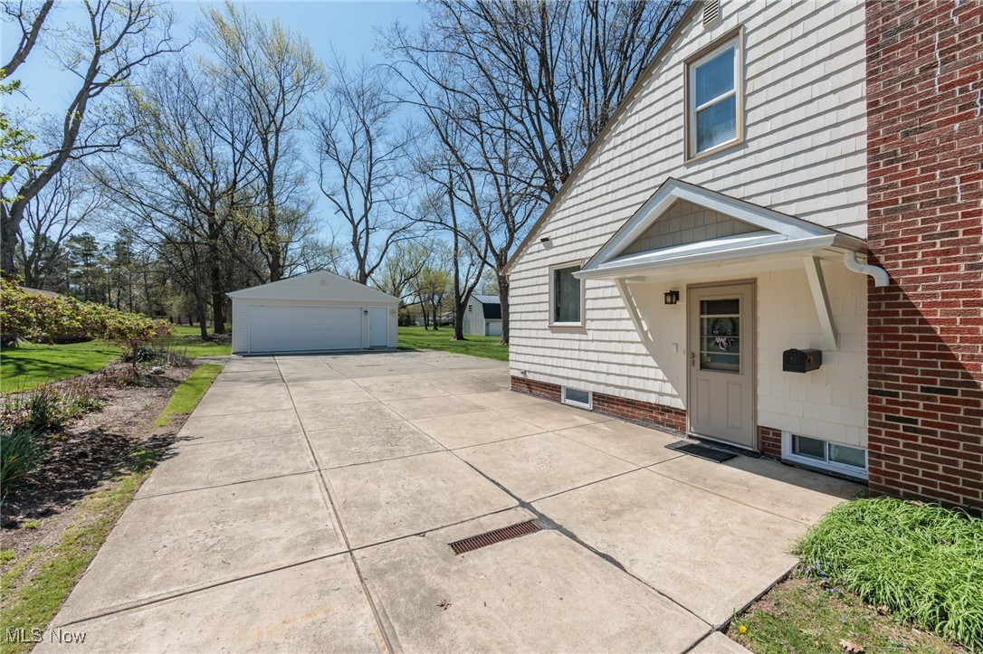 5500 Wilson Mills Road Cleveland, OH 44143 - Photo 16 of 19
