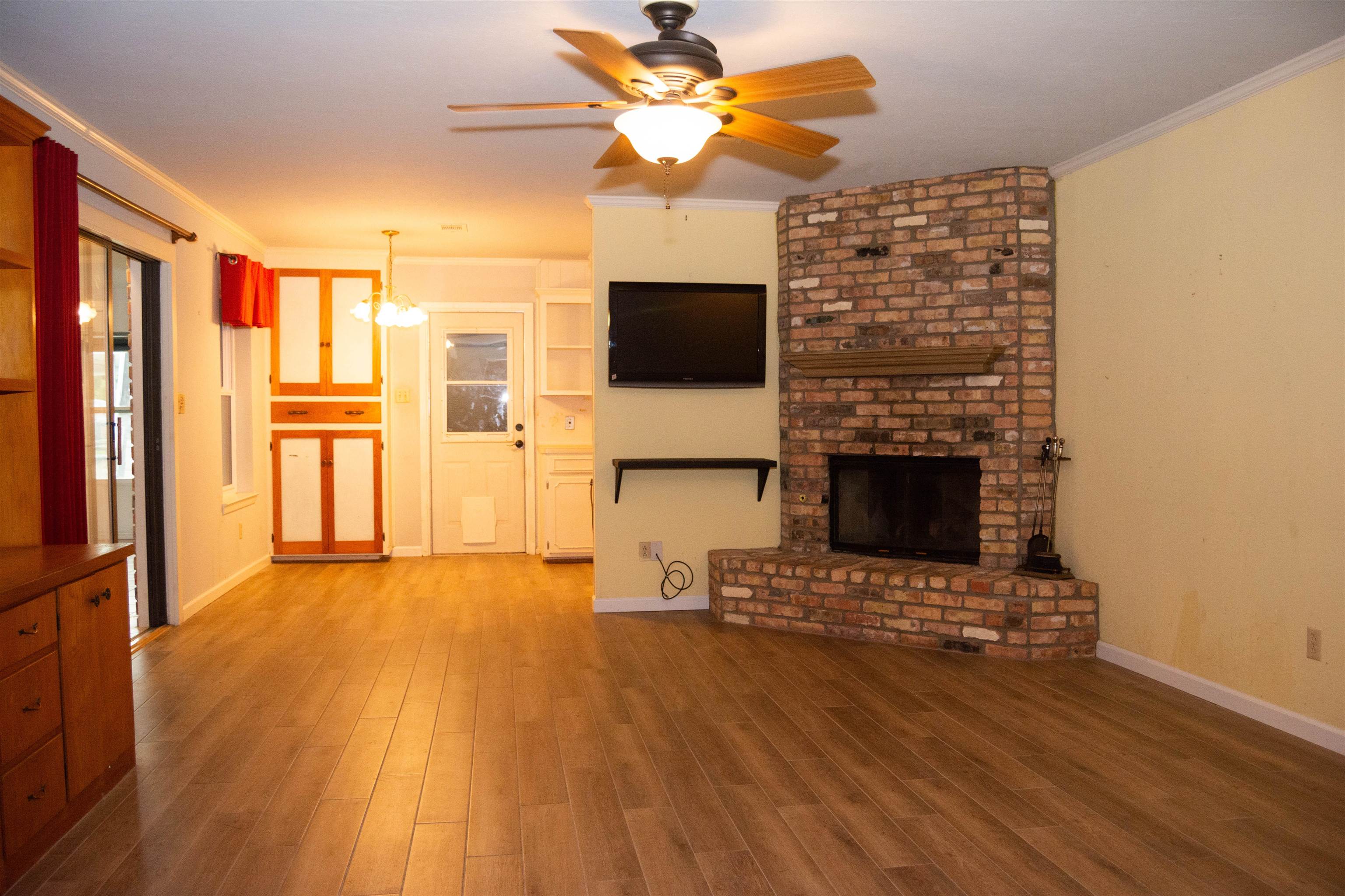 6840 Howe Street Groves, TX 77619 - Photo 2 of 17