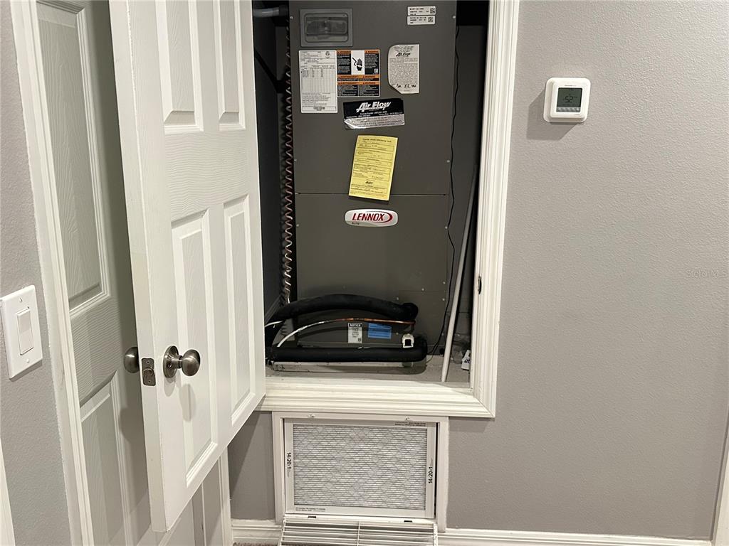 10834 Wyne Tree Orlando, FL 32824 - Photo 26 of 33 a utility room with dryer and washer