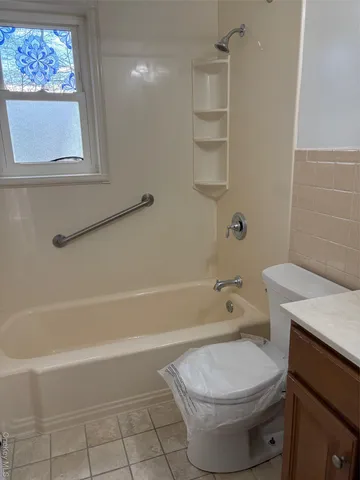 $2,600 | 3696 Park Avenue, Unit 3C, Wantagh, NY 11793