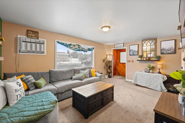 $295,900 | 3324 East Marietta Avenue, Spokane, WA 99217