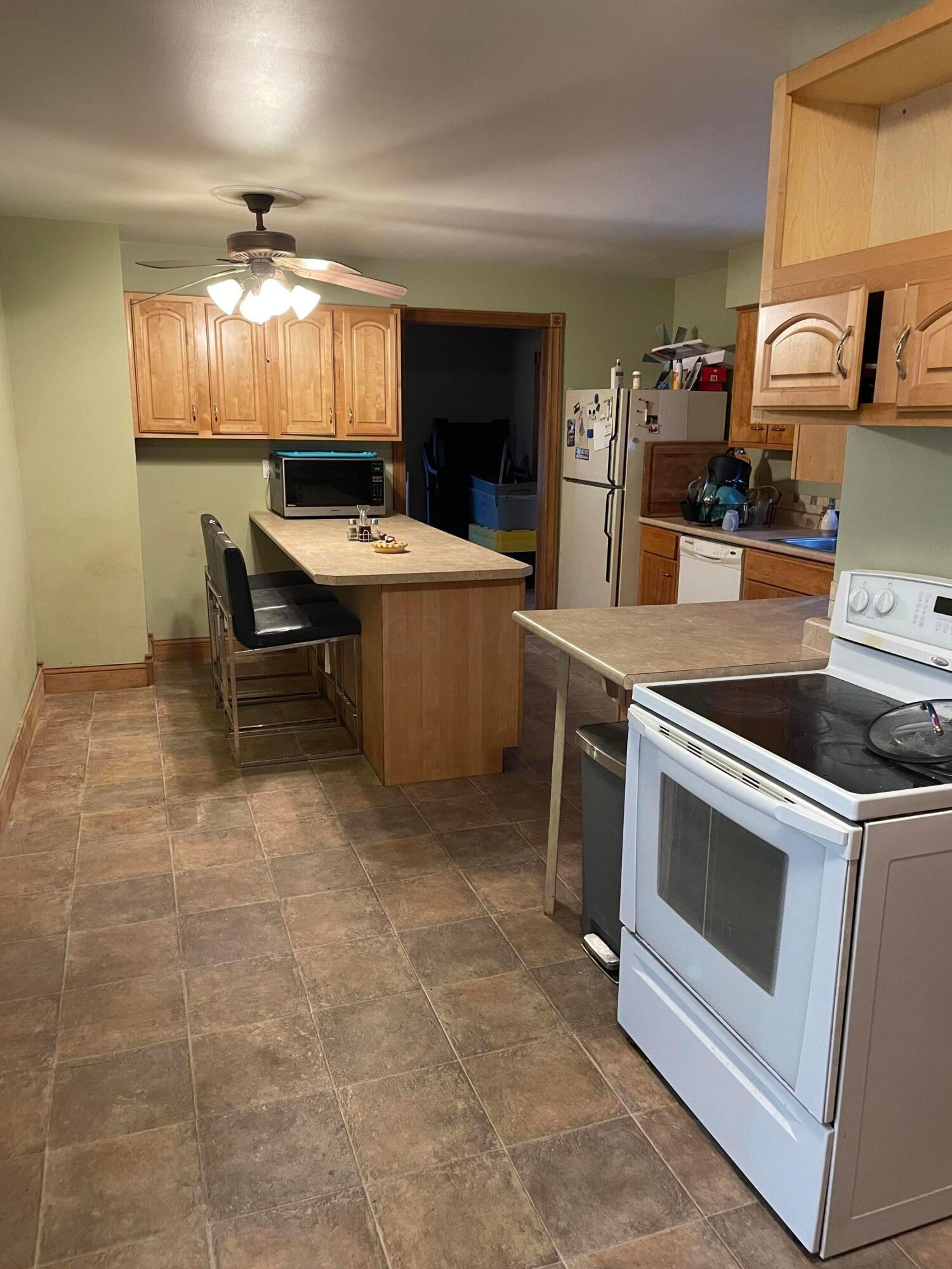 10720 16th Road Southwest Stoutsville, OH 43154 - Photo 8 of 18 Kitchen