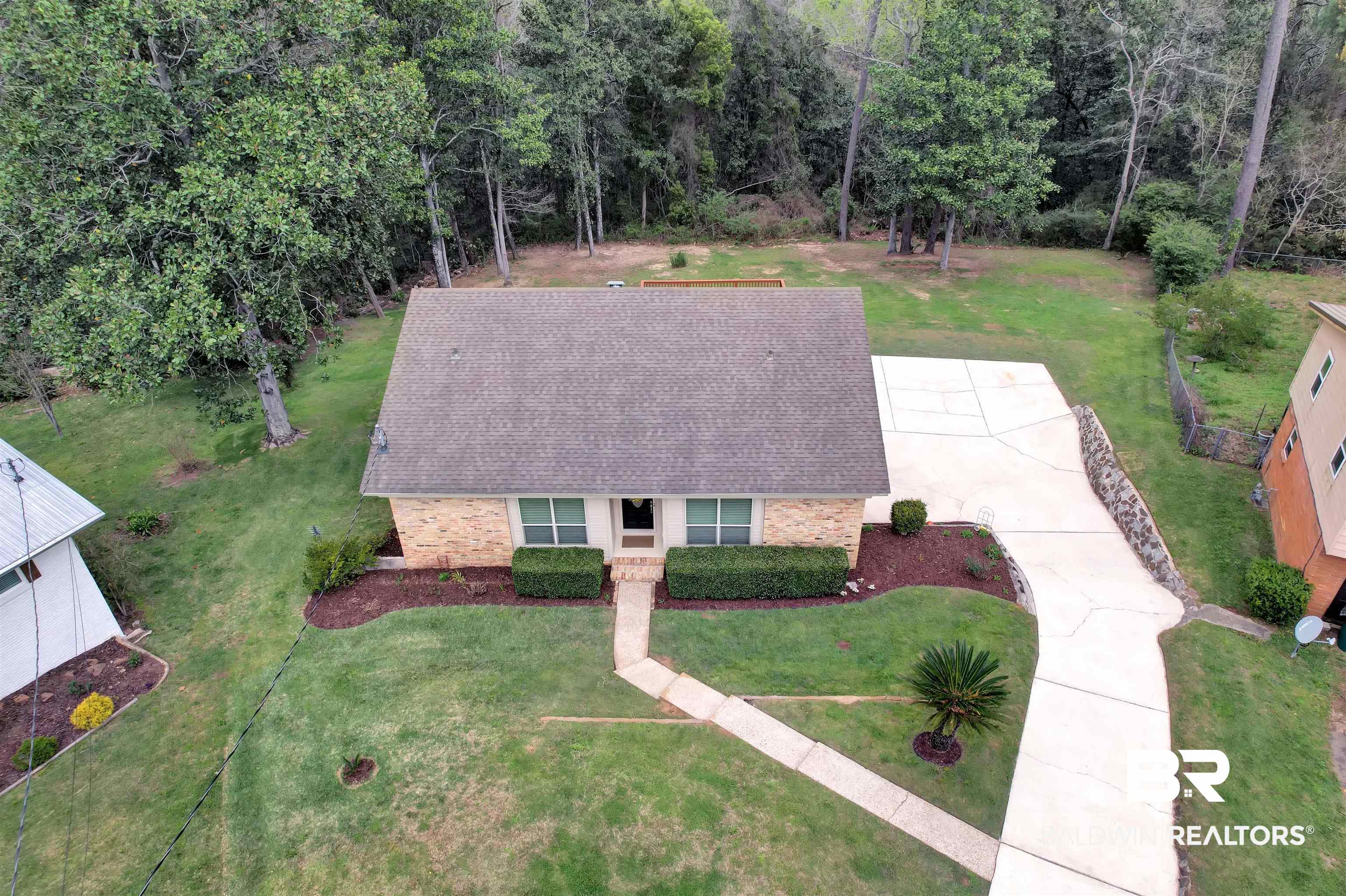 21 Lee Circle Daphne, AL 36527 - Photo 6 of 47