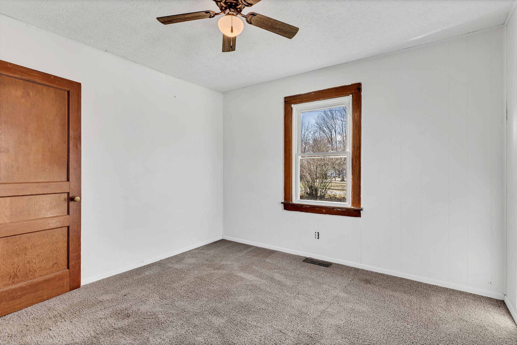 404 Gibson Street Portland, TN 37148 - Photo 14 of 26 an empty room with a window