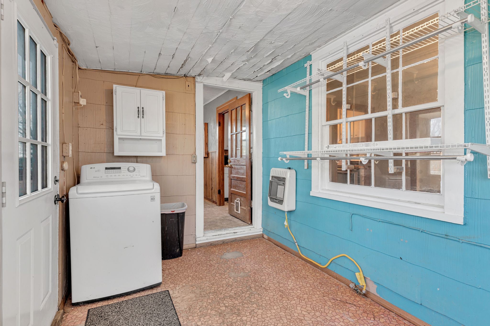 404 Gibson Street Portland, TN 37148 - Photo 20 of 26 a utility room with dryer and washer