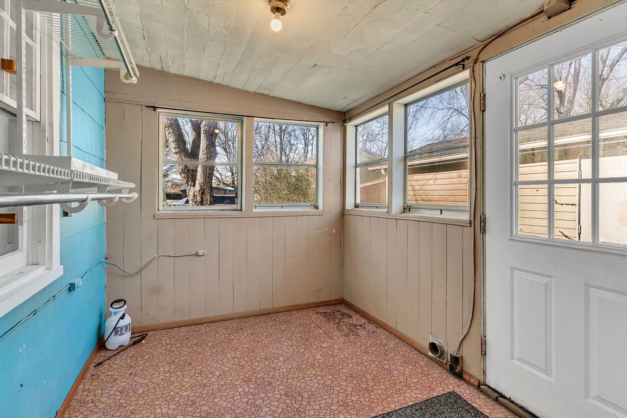 404 Gibson Street Portland, TN 37148 - Photo 21 of 26 an empty room with windows