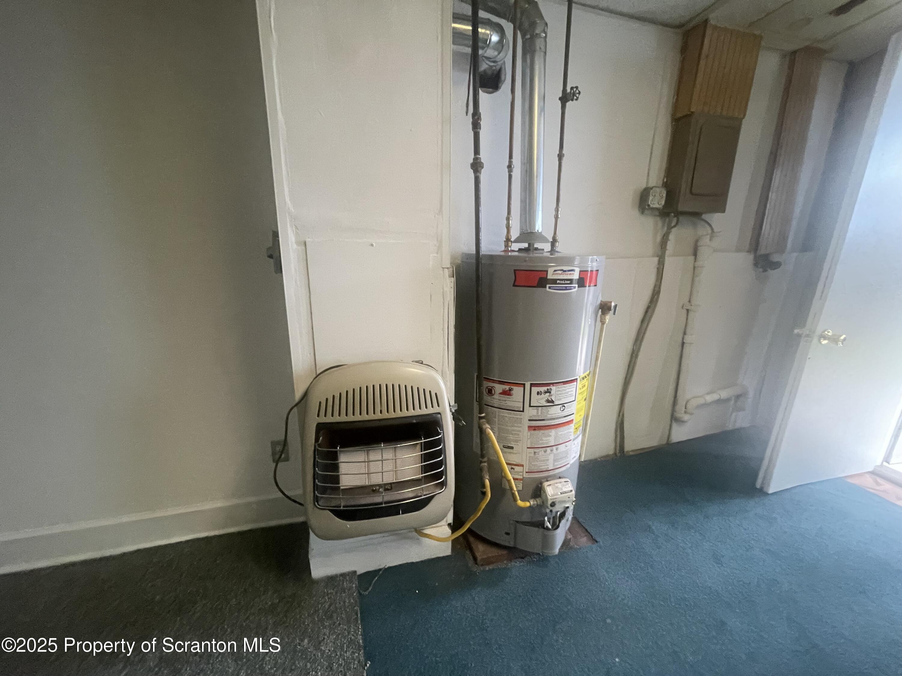 608 North Sumner Avenue, Unit 608 Scranton, PA 18504 - Photo 20 of 22 a view of workspace with couch