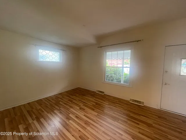 a view of empty room with window