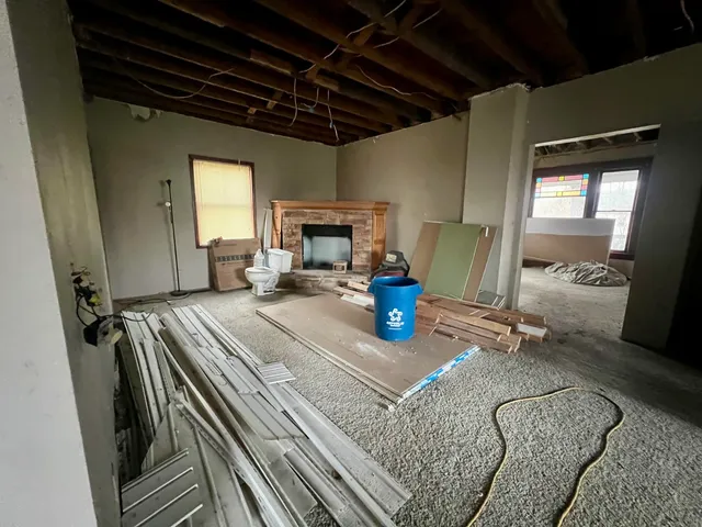 a view of kitchen with sitting area