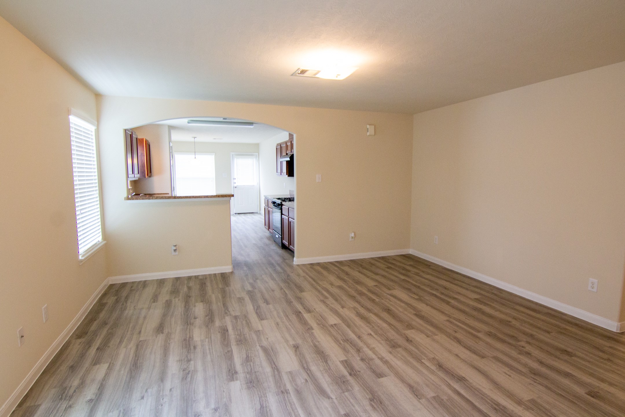 13142 Withee Path Lane Houston, TX 77048 - Photo 5 of 12 Photos may be representative of the floor plan and not the exact home. Finishes, layout, and features of the actual property for lease may vary.