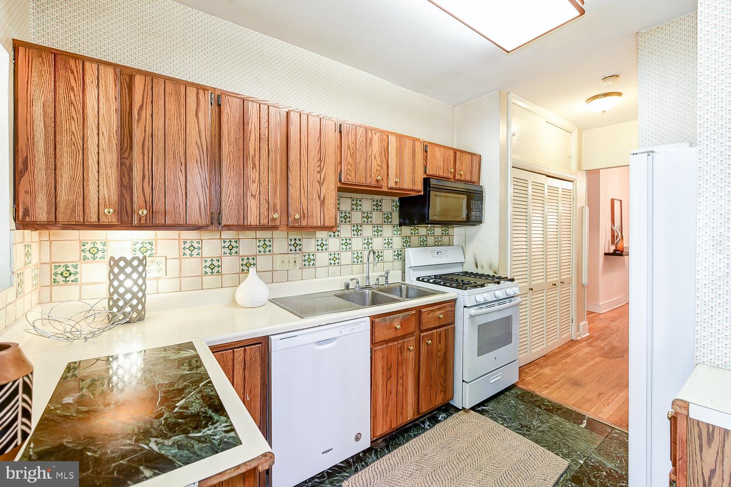 230 East Capitol Street Northeast Washington, DC 20003 - Photo 12 of 36