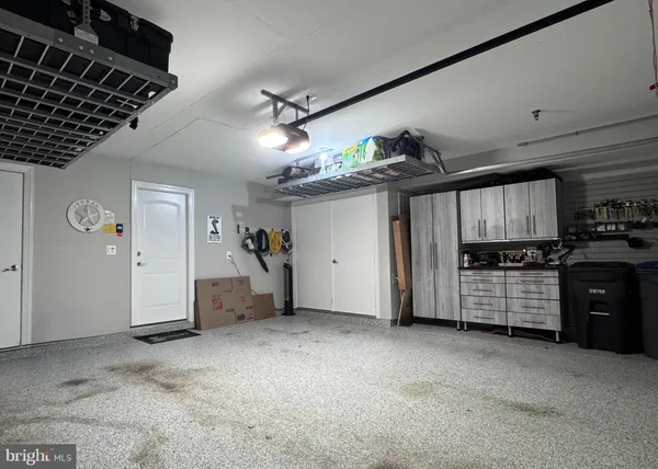 a view of a garage