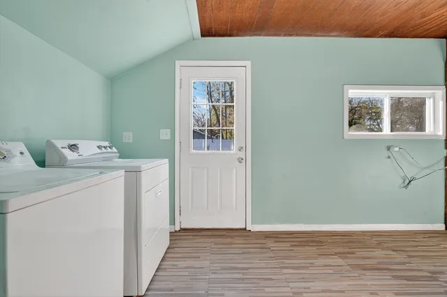 a view of utility room