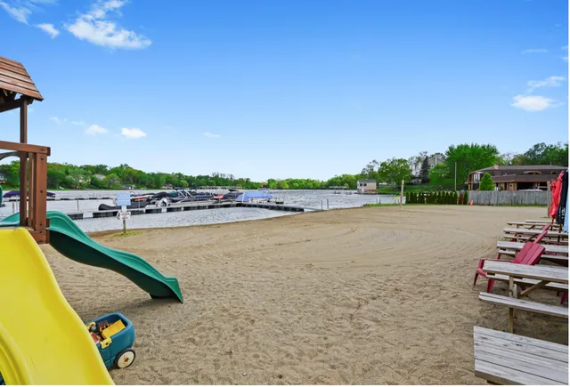 $203,000 | 26427 West Prospect Avenue, Antioch, IL 60002