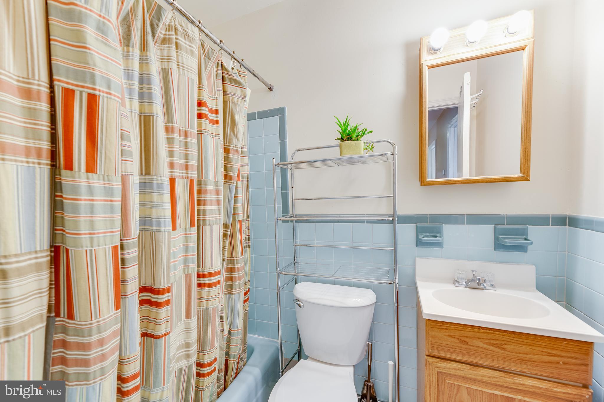 3032 Castleleigh Road Silver Spring, MD 20904 - Photo 22 of 39 Guest bathroom